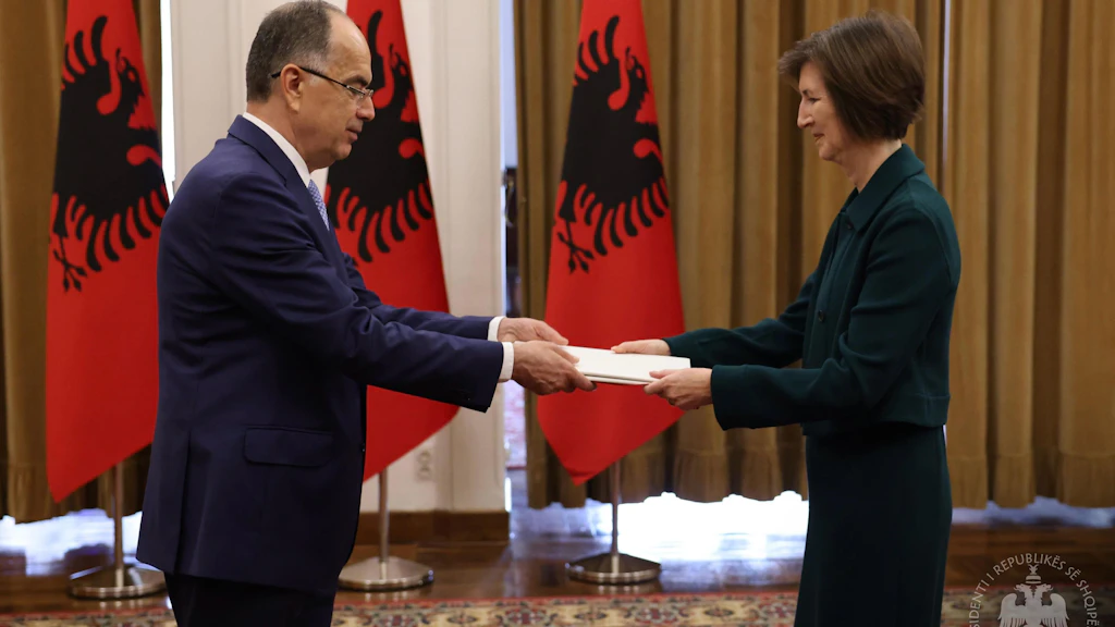Swiss Ambassador Siri Walt presents her credentials to Albania's President Bajram Begaj.